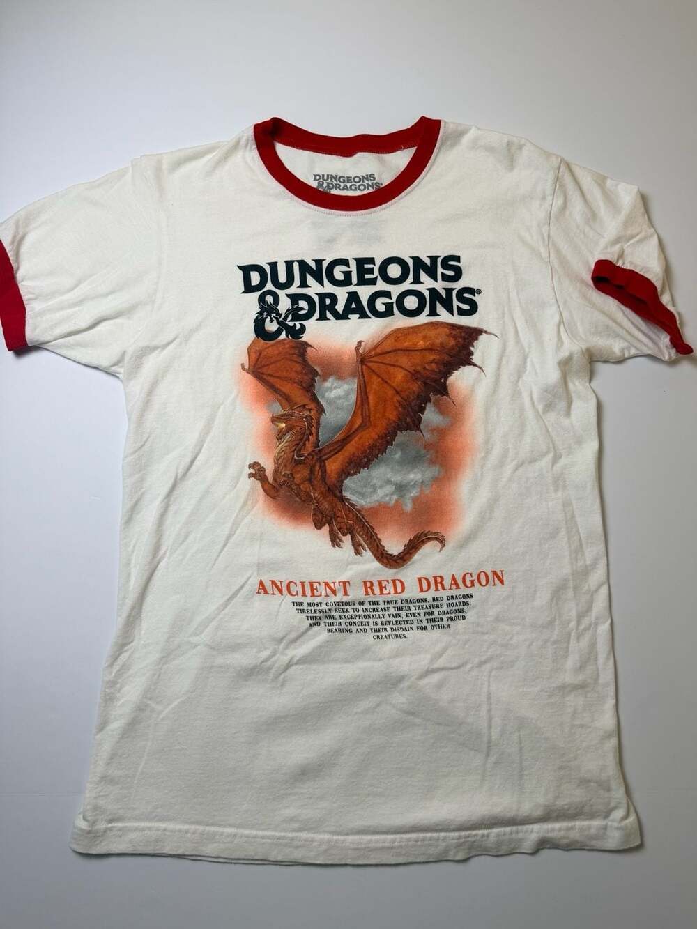 Dungeons & Dragons Ancient Red Dragon Graphic Ringer T-Shirt Size M DnD D&D